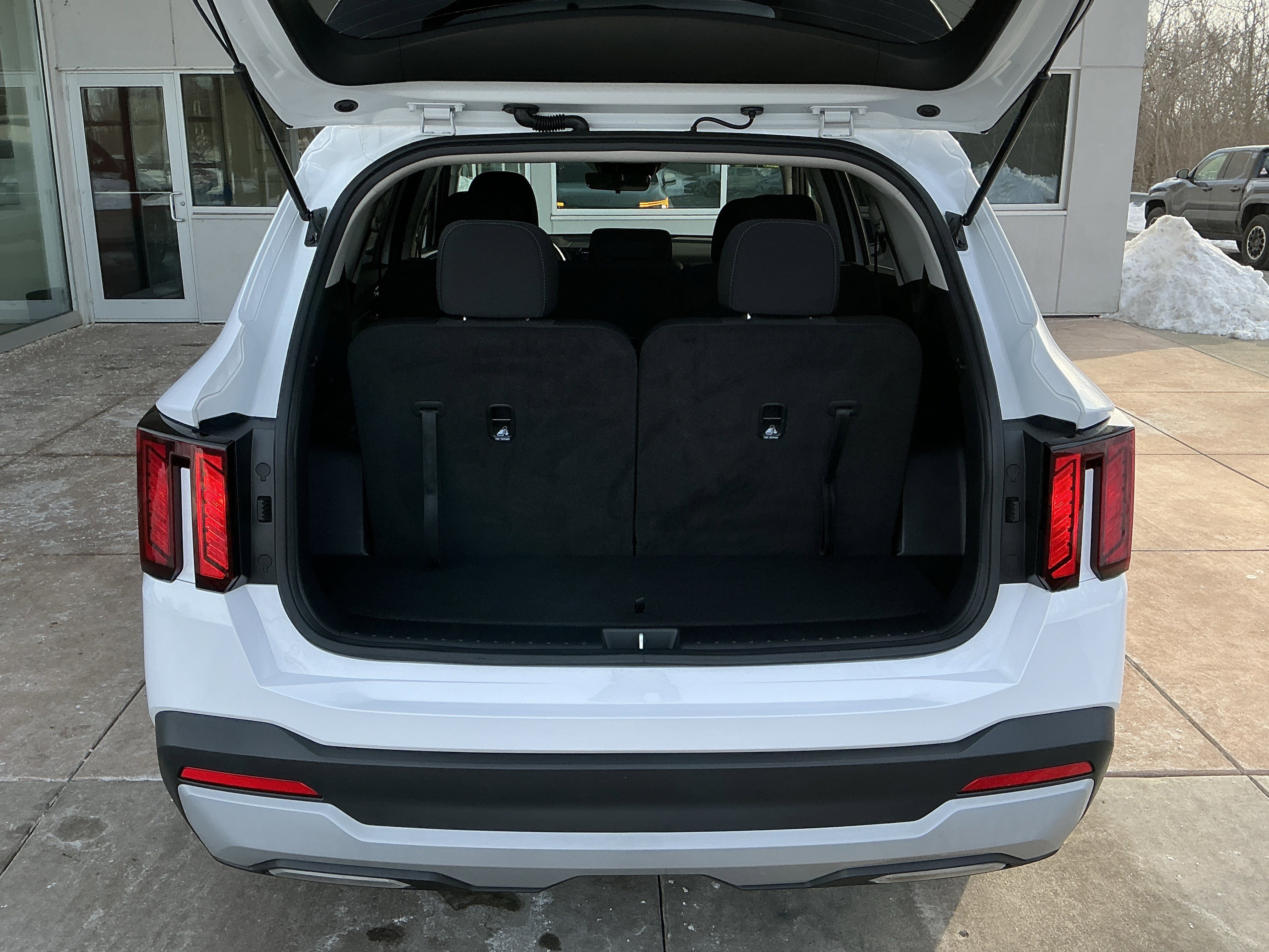 Used 2024 Kia Sorento LX image 24