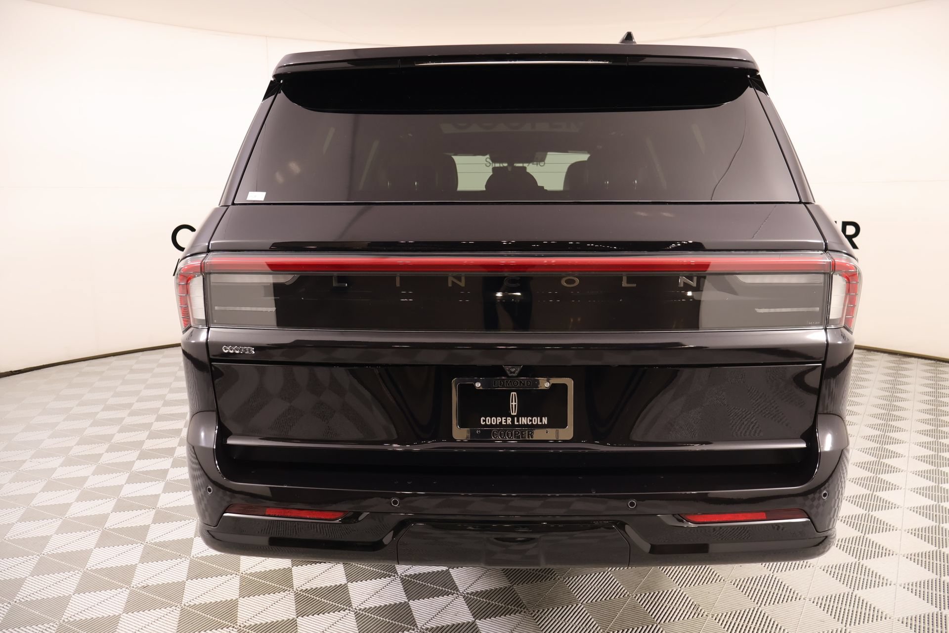 New 2026 Lincoln Navigator L Reserve AWD/4WD image 24