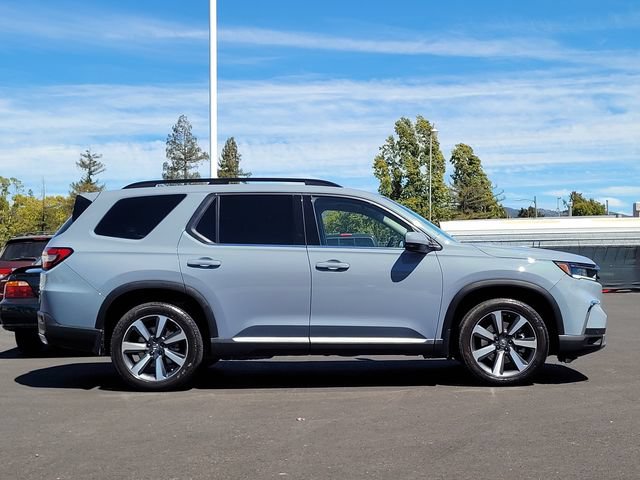 Used 2025 Honda Pilot Touring image 5