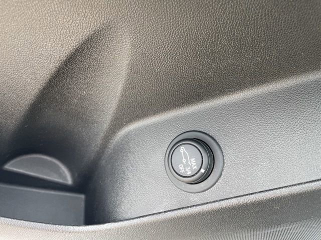 Used 2022 Chevrolet Equinox RS w/ RS Leather Package image 26