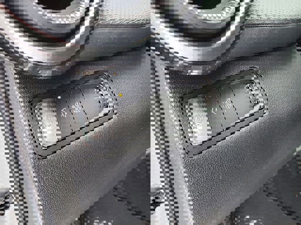 New 2026 Chevrolet Equinox LT image 9