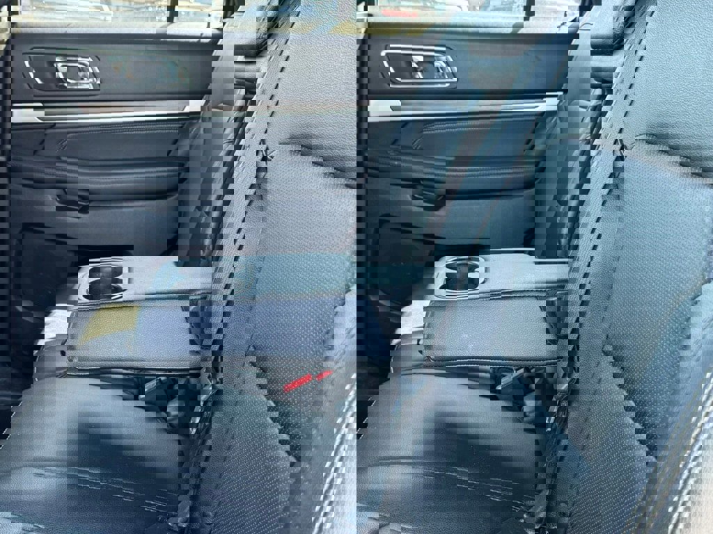 Used 2019 Ford Explorer Limited image 16