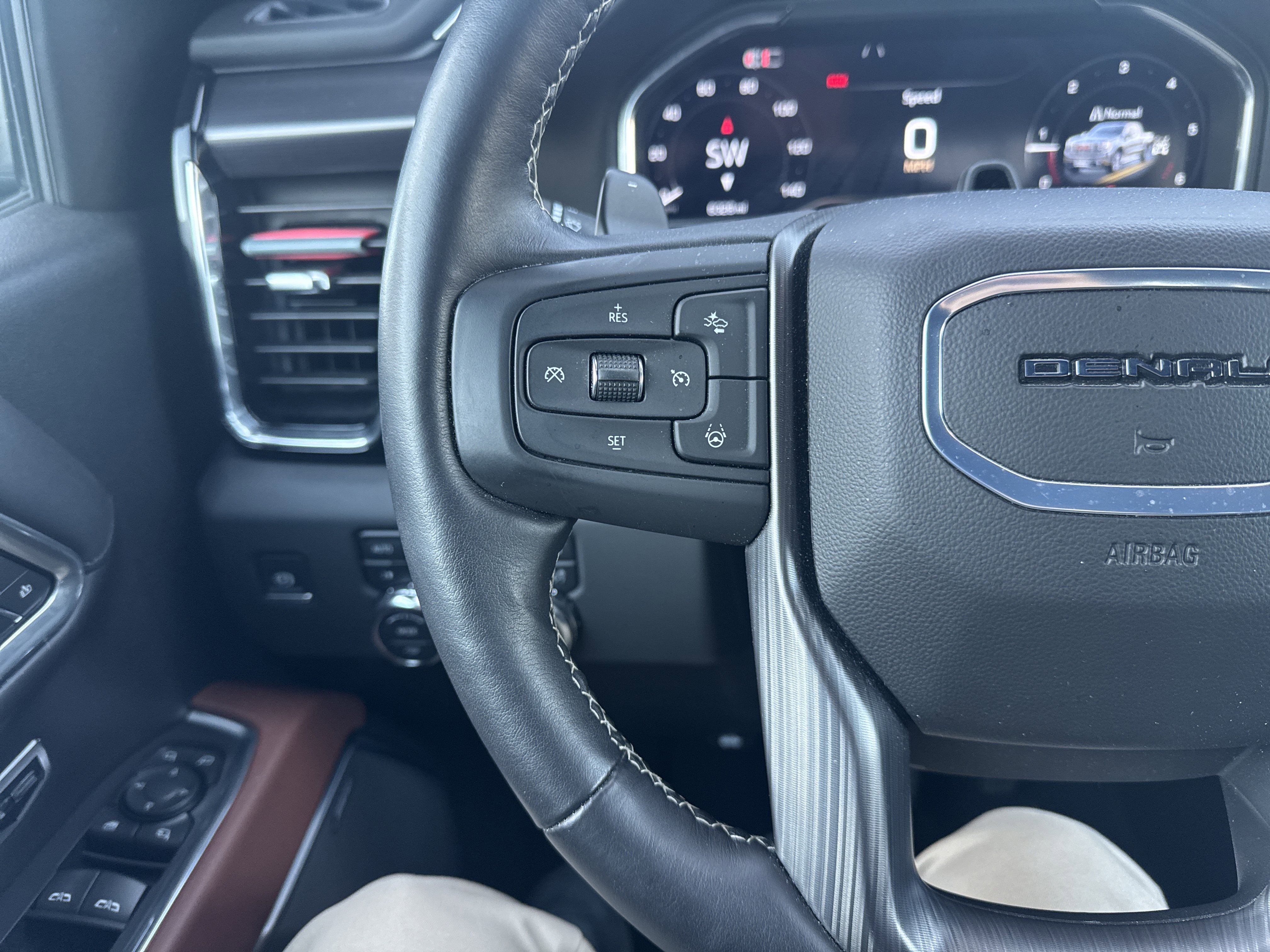 Used 2025 GMC Sierra 1500 Denali Ultimate image 18