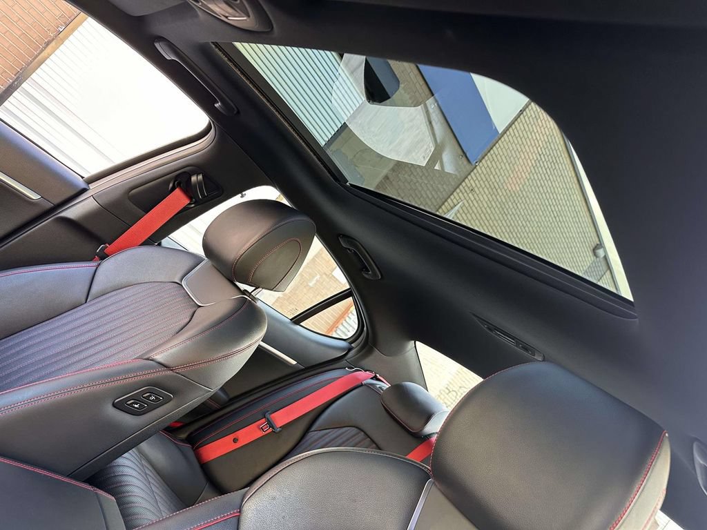 Used 2022 Genesis G70 3.3T w/ Sport Advanced Package AWD/4WD image 14