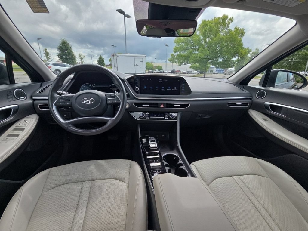 Used 2023 Hyundai Sonata Limited w/ Preferred Accessory Package FWD image 16