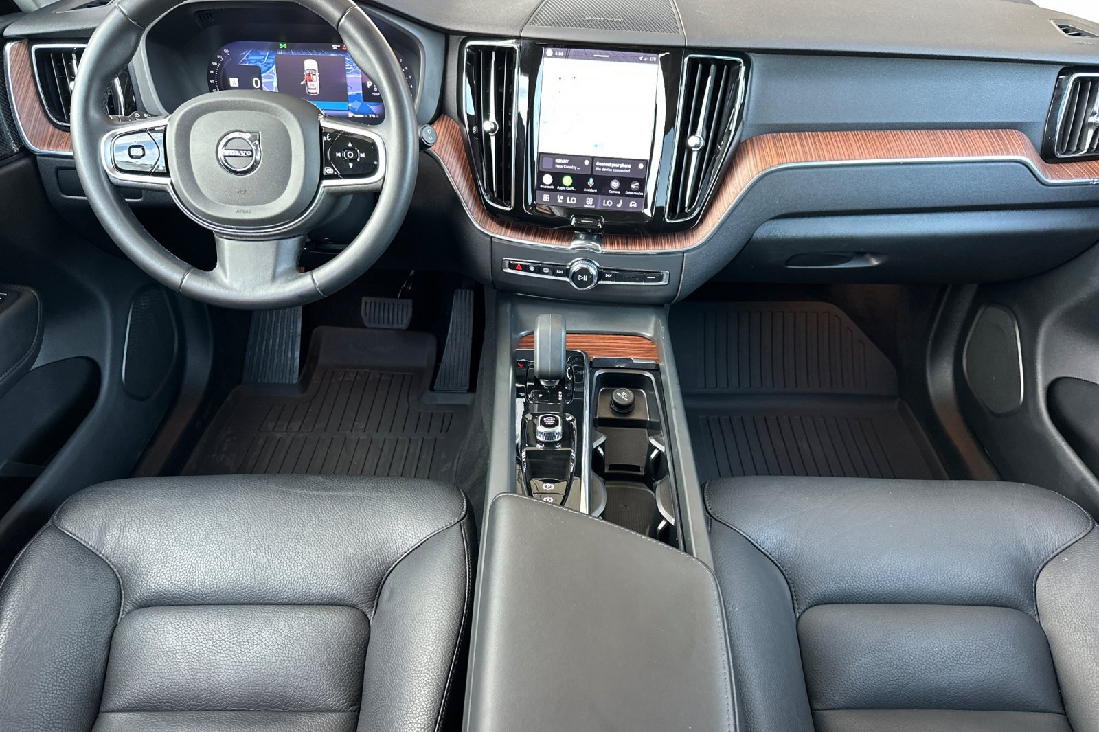 Used 2023 Volvo XC60 B5 Plus w/ Climate Package AWD/4WD image 13