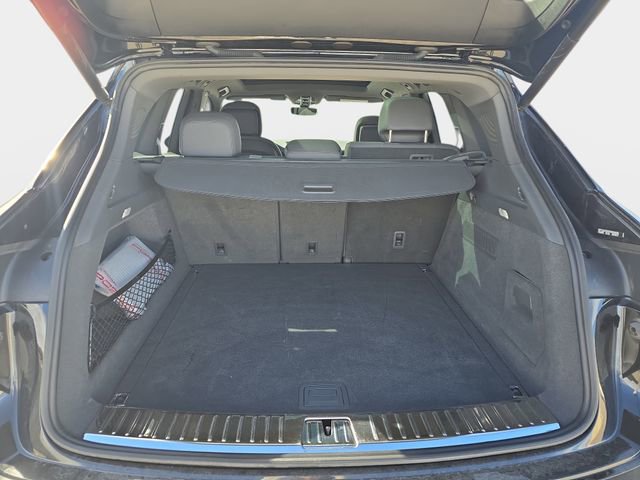 Used 2023 Porsche Cayenne Platinum Edition image 14