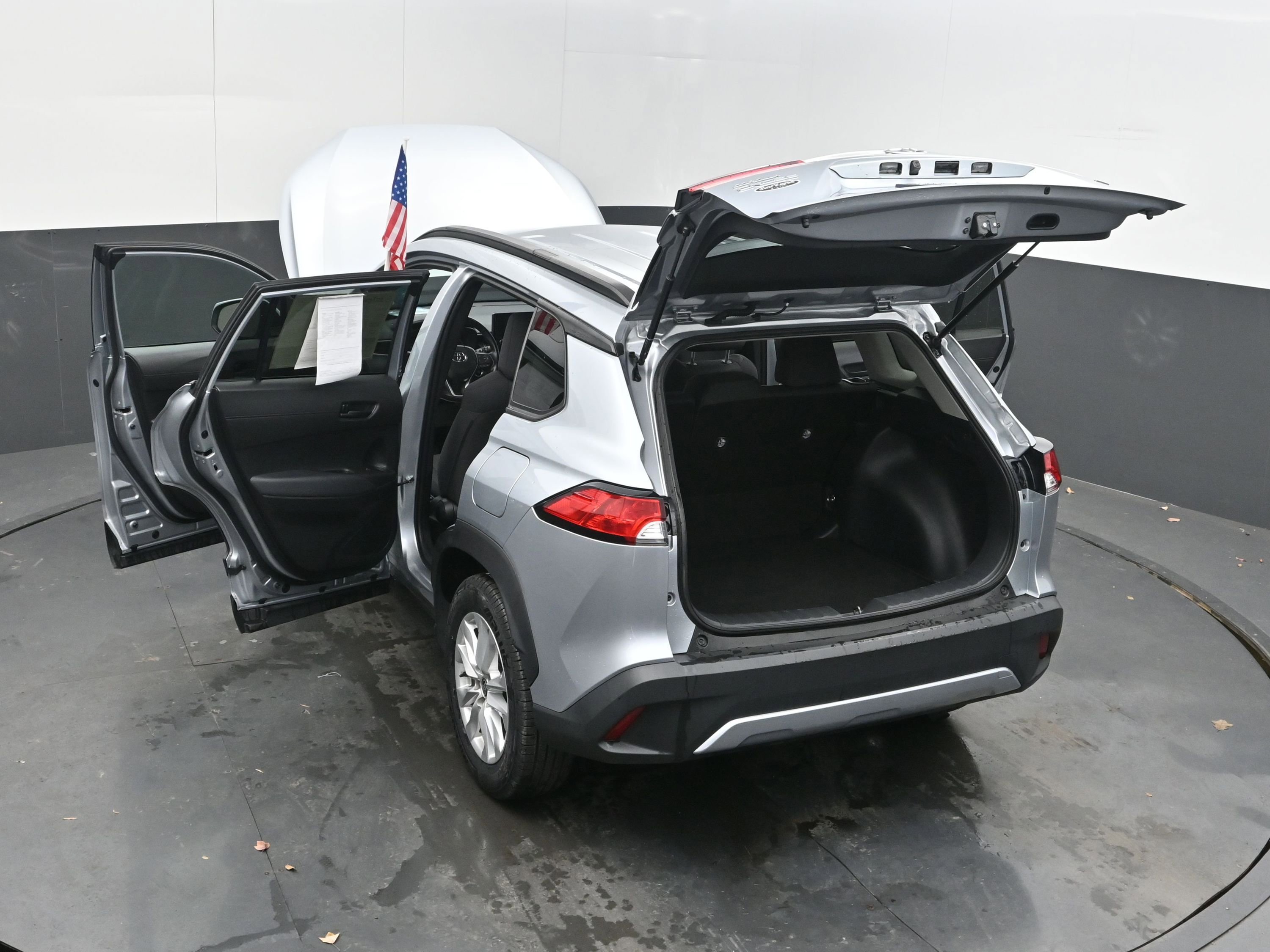 Used 2022 Toyota Corolla Cross LE image 43