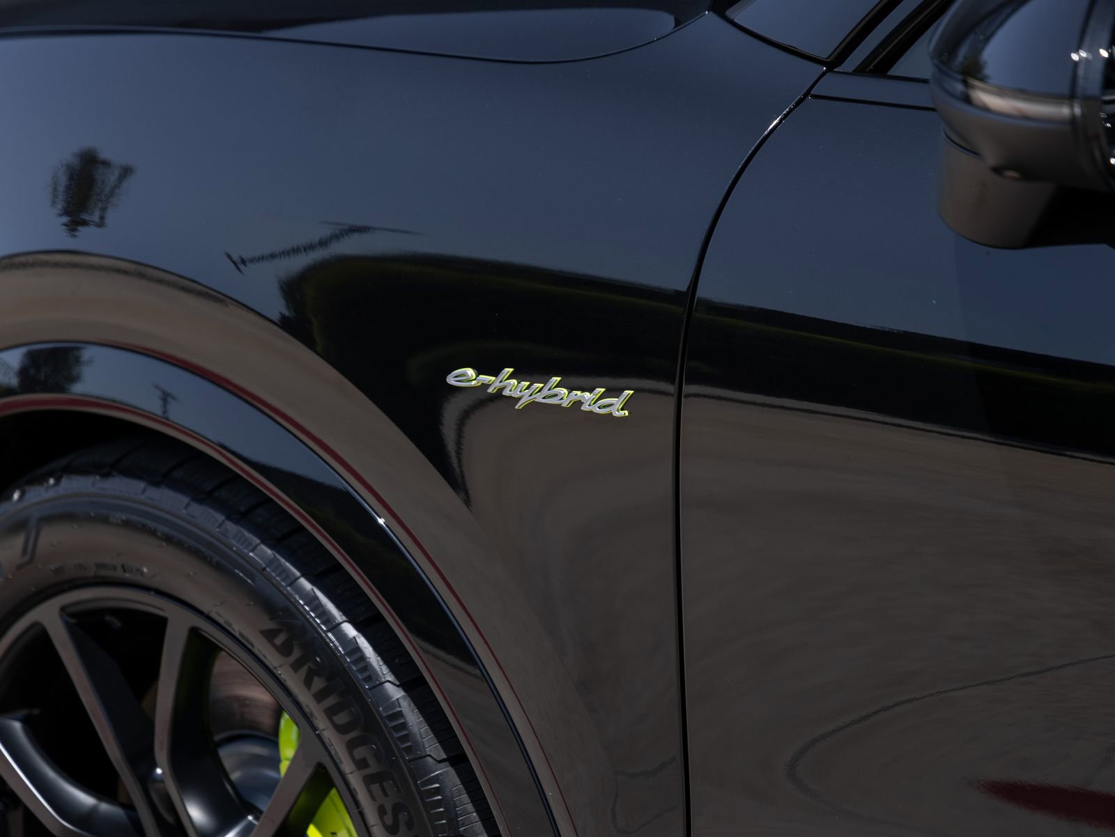 Certified 2025 Porsche Cayenne E-Hybrid AWD/4WD image 15