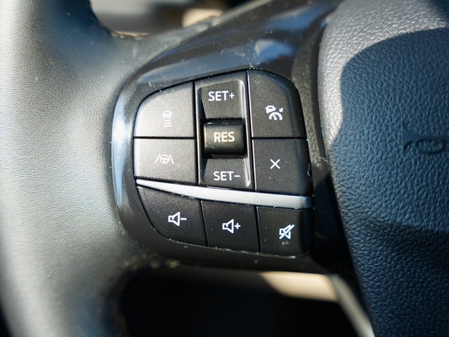 Used 2022 Ford Escape Titanium image 17