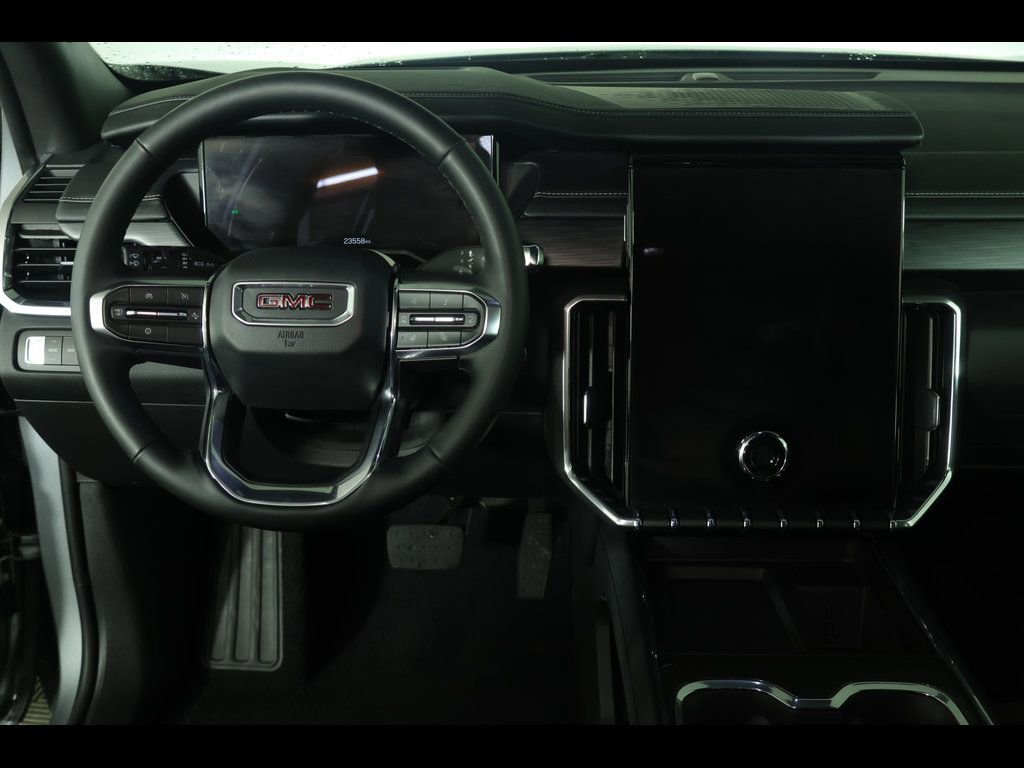 Used 2025 GMC Acadia Elevation image 17