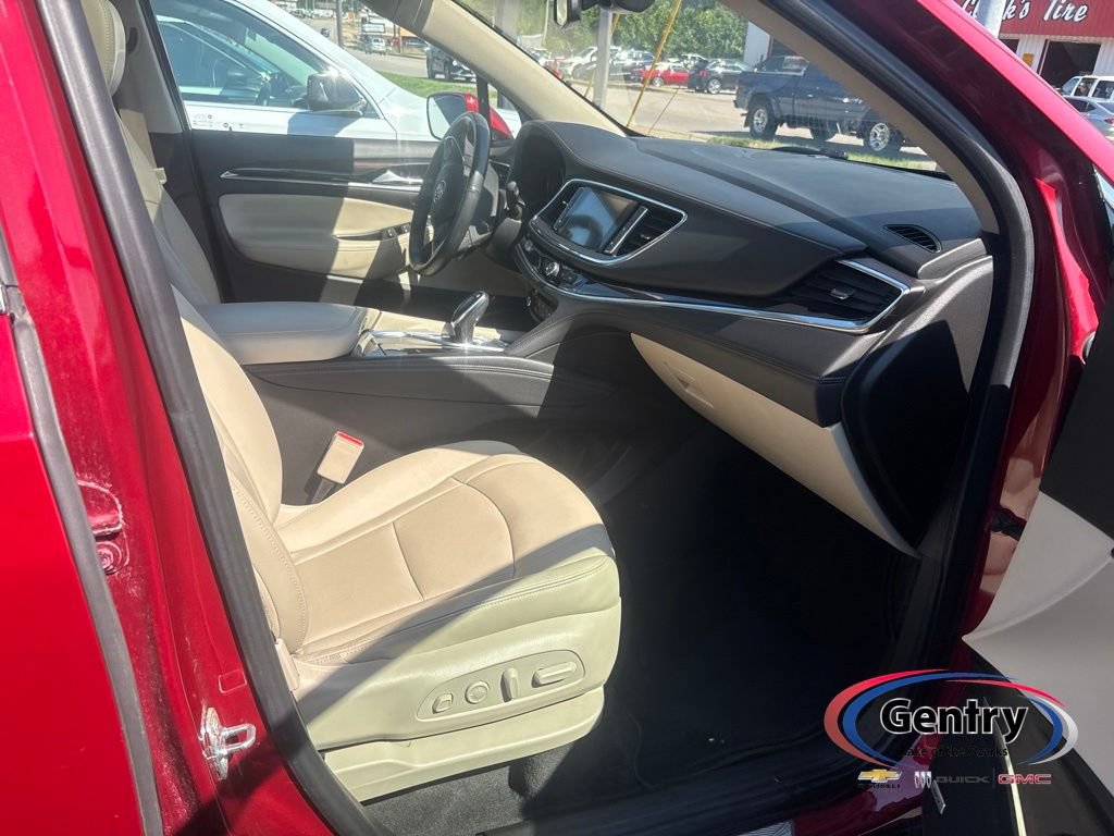 Used 2020 Buick Enclave Premium w/ Sun and Sites Package AWD/4WD image 7