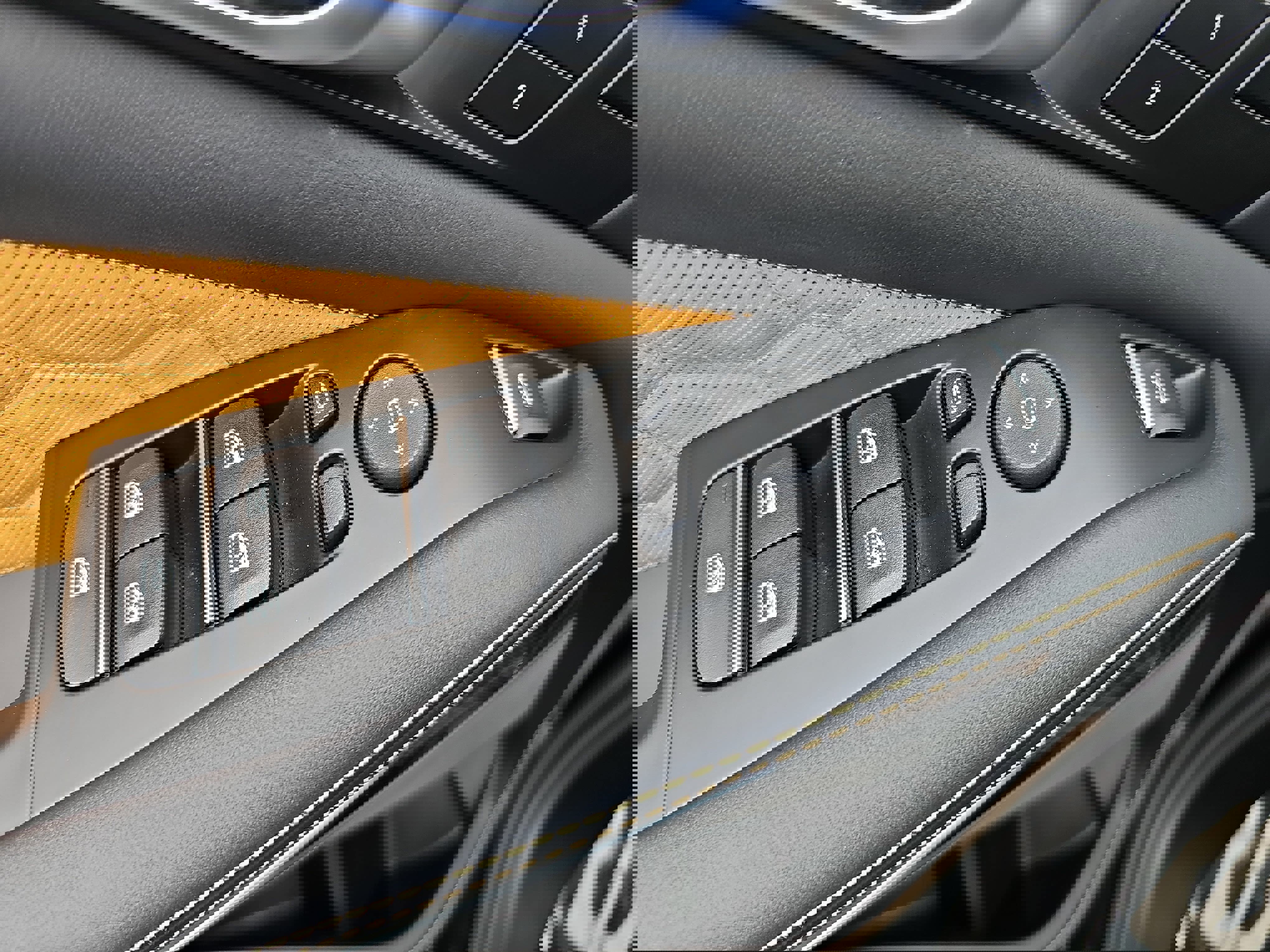 Used 2023 BMW X5 M w/ Competition Package image 28