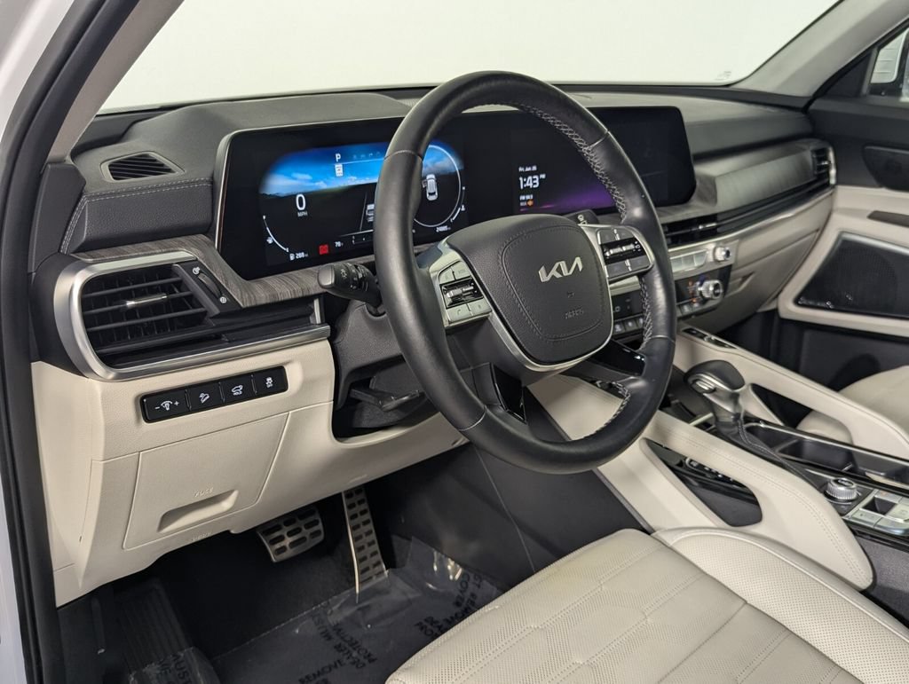 Used 2024 Kia Telluride SX Prestige w/ Towing Package AWD/4WD image 11