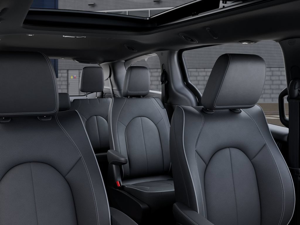 New 2027 Chrysler Pacifica Limited FWD image 26