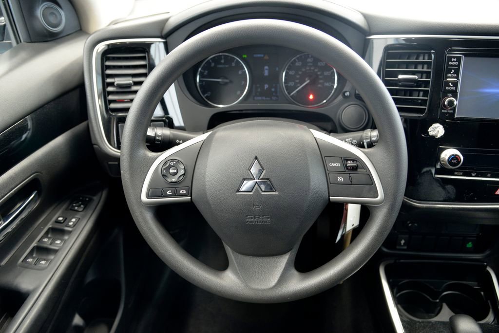 Used 2020 Mitsubishi Outlander SE image 18