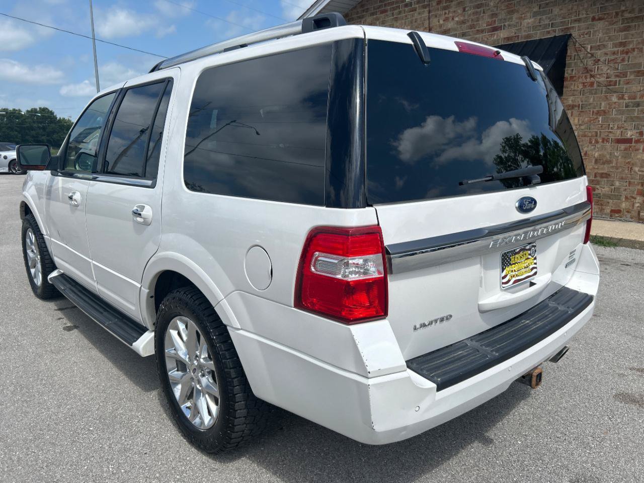 Used 2017 Ford Expedition Limited AWD/4WD image 9