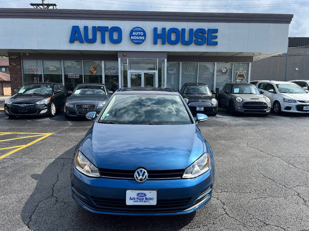 Used 2015 Volkswagen Golf S FWD image 2