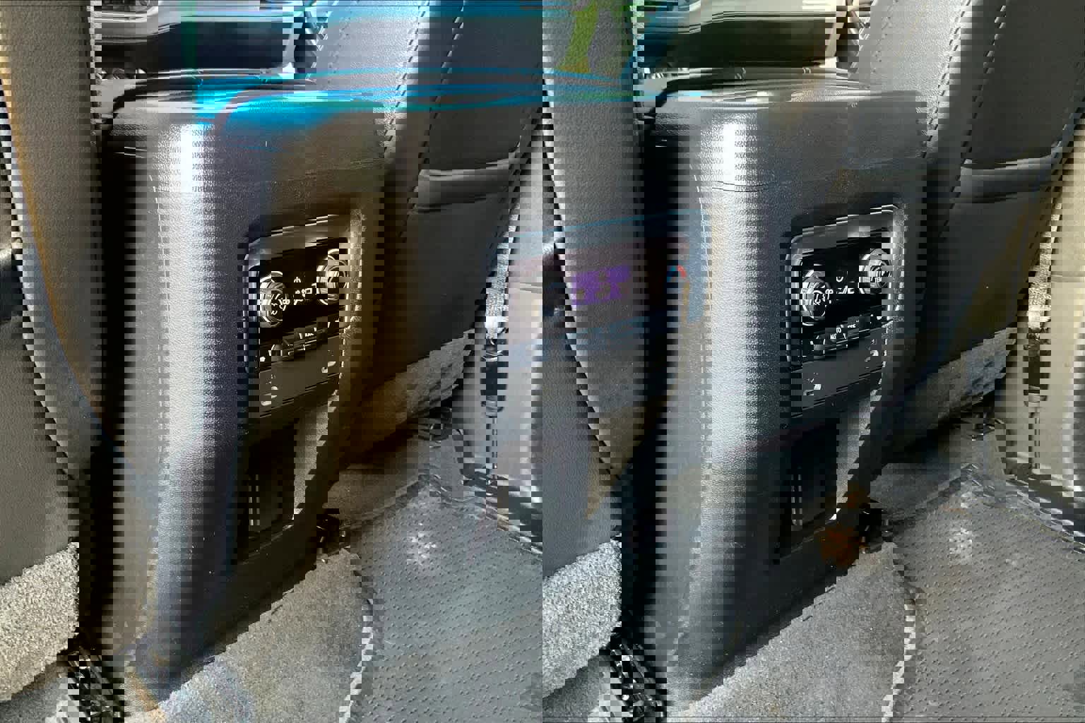 Used 2021 Chevrolet Suburban LT w/ LT Signature Package image 32