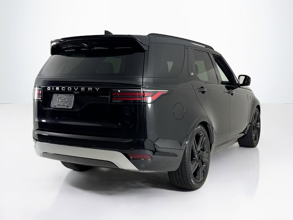 Used 2024 Land Rover Discovery Metropolitan Edition image 5