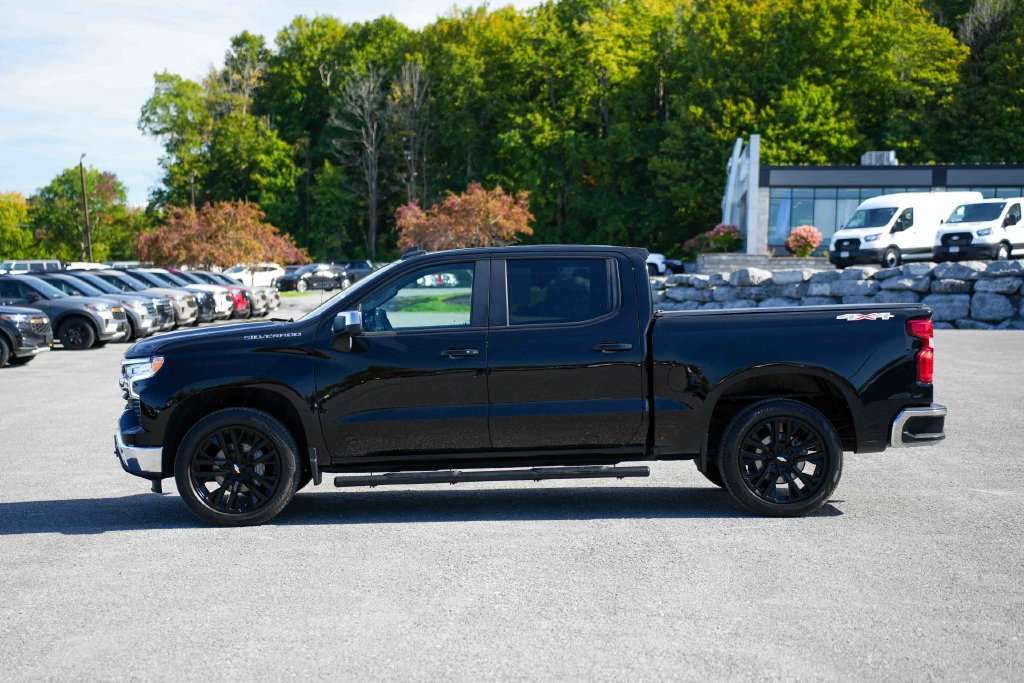 Used 2023 Chevrolet Silverado 1500 LT AWD/4WD image 8
