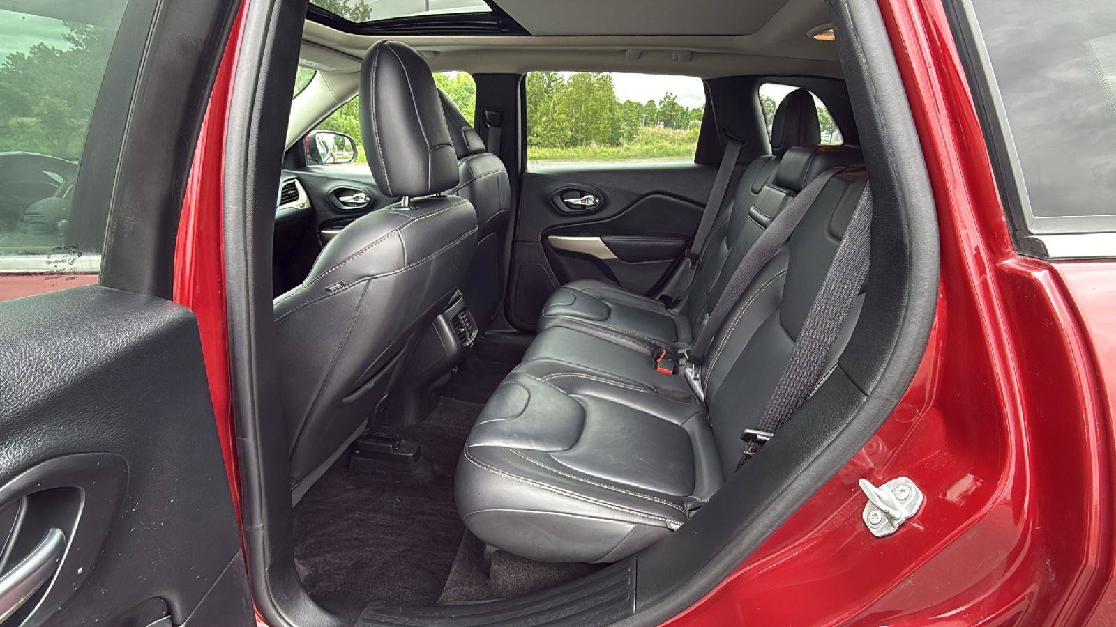 Used 2017 Jeep Cherokee Limited AWD/4WD image 22
