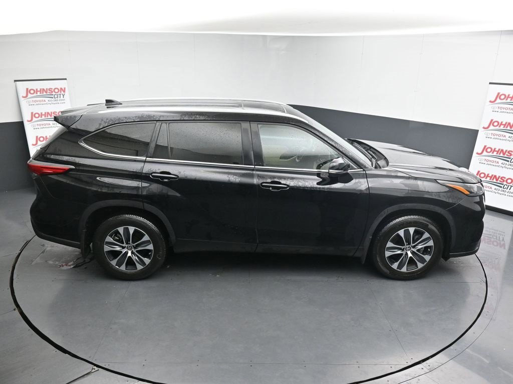 Used 2023 Toyota Highlander XLE image 39