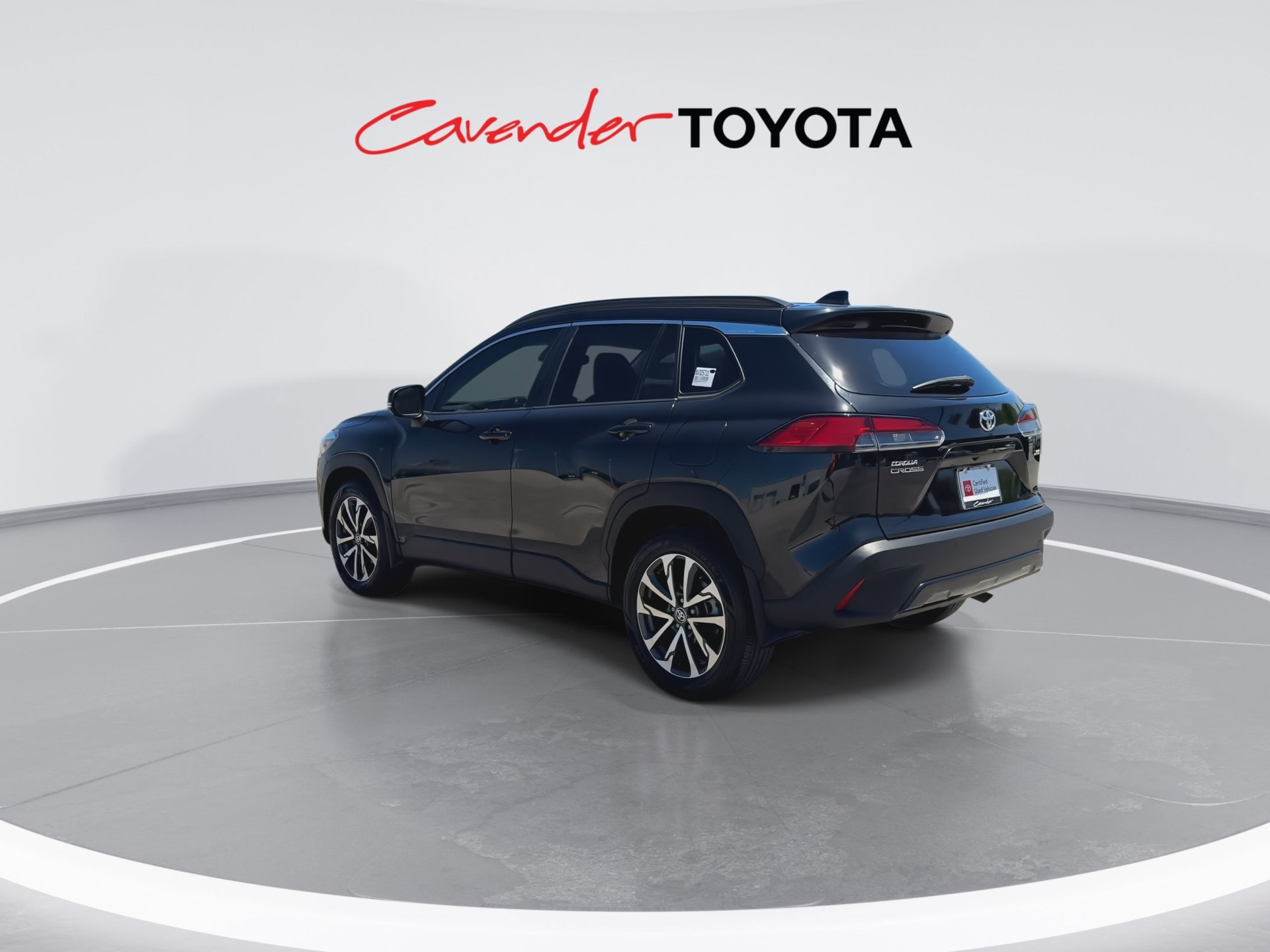 Certified 2022 Toyota Corolla Cross XLE w/ Convenience Package FWD image 6