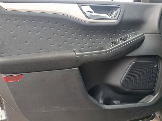 Used 2020 Ford Escape SE image 12