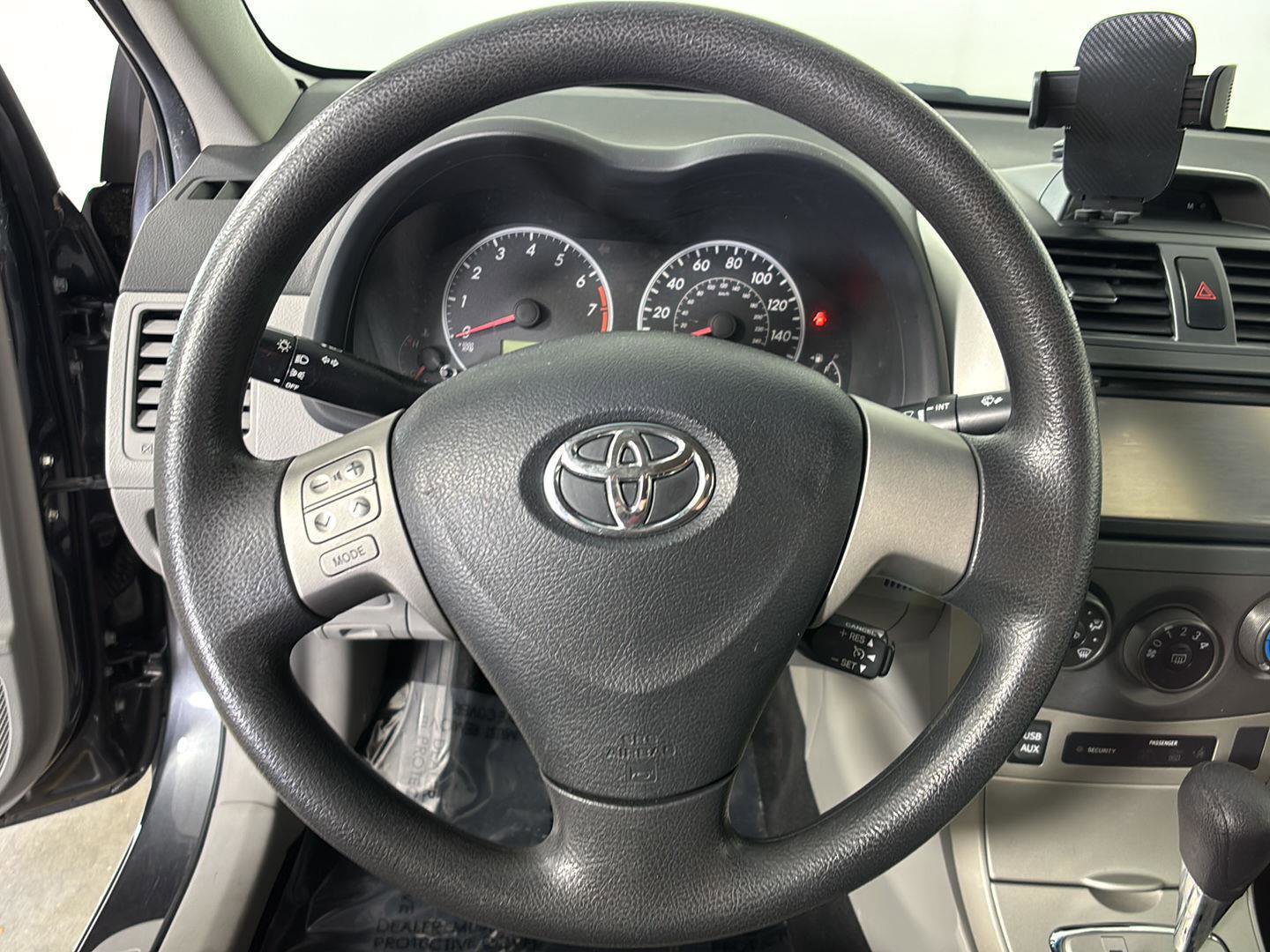 Used 2013 Toyota Corolla LE FWD image 25