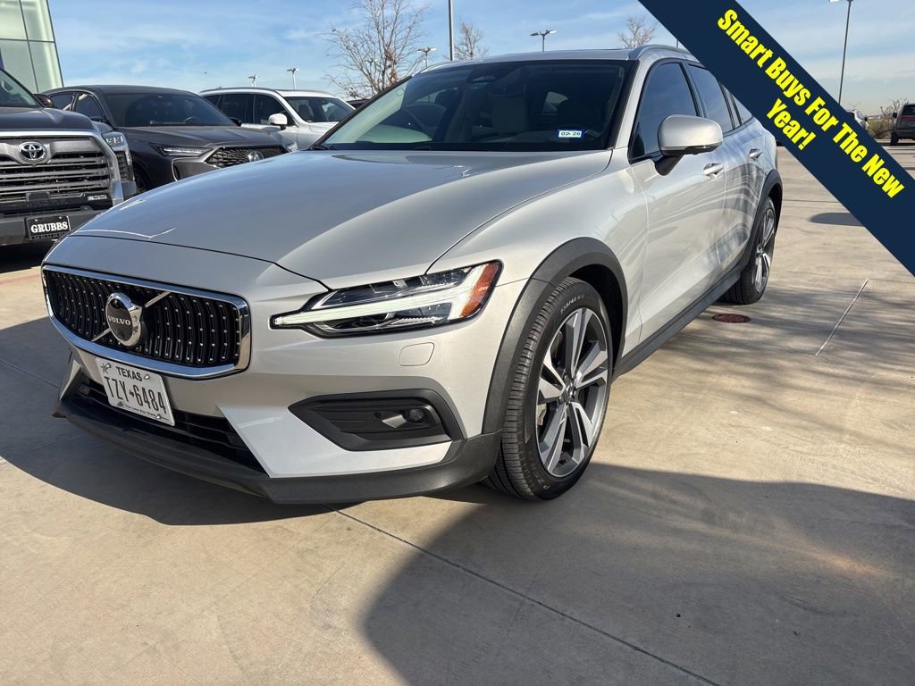 Certified 2024 Volvo V60 B5 Cross Country Plus w/ Protection Package Premier