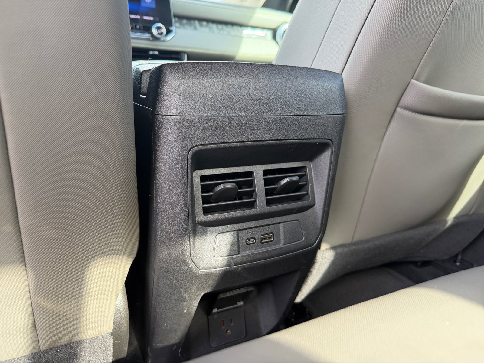 Used 2024 Chevrolet Colorado ZR2 w/ Technology Package AWD/4WD image 27