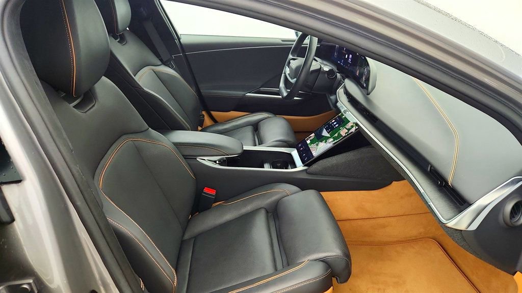 Used 2024 Lucid Air Touring image 25