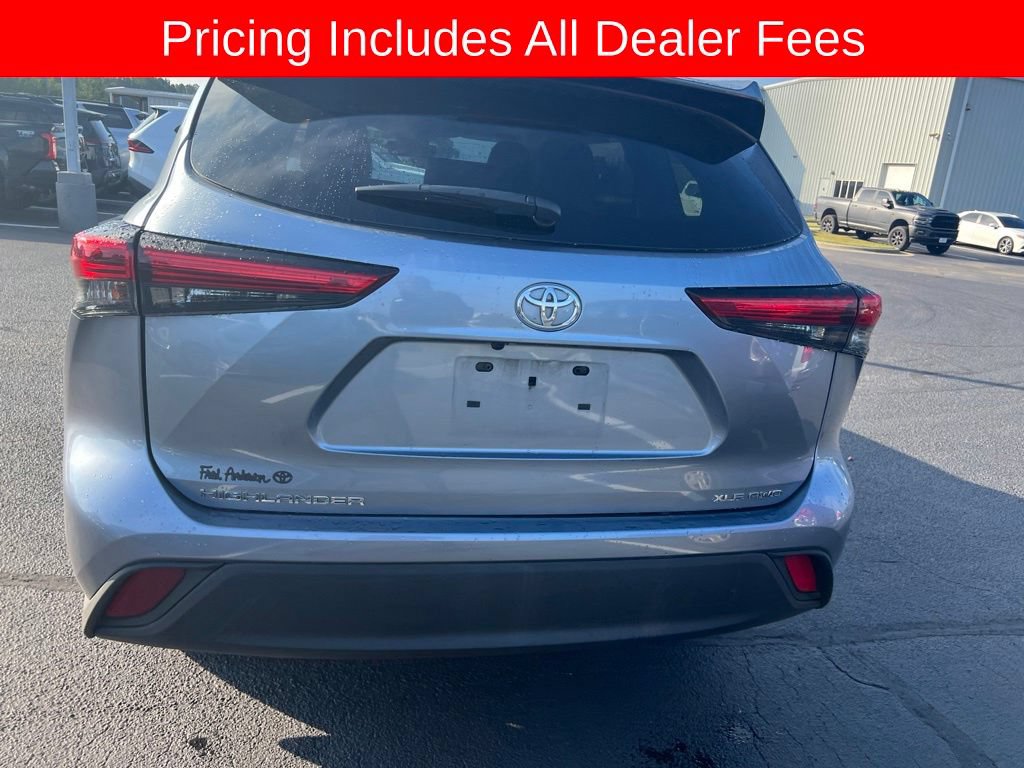Used 2021 Toyota Highlander XLE AWD/4WD image 21