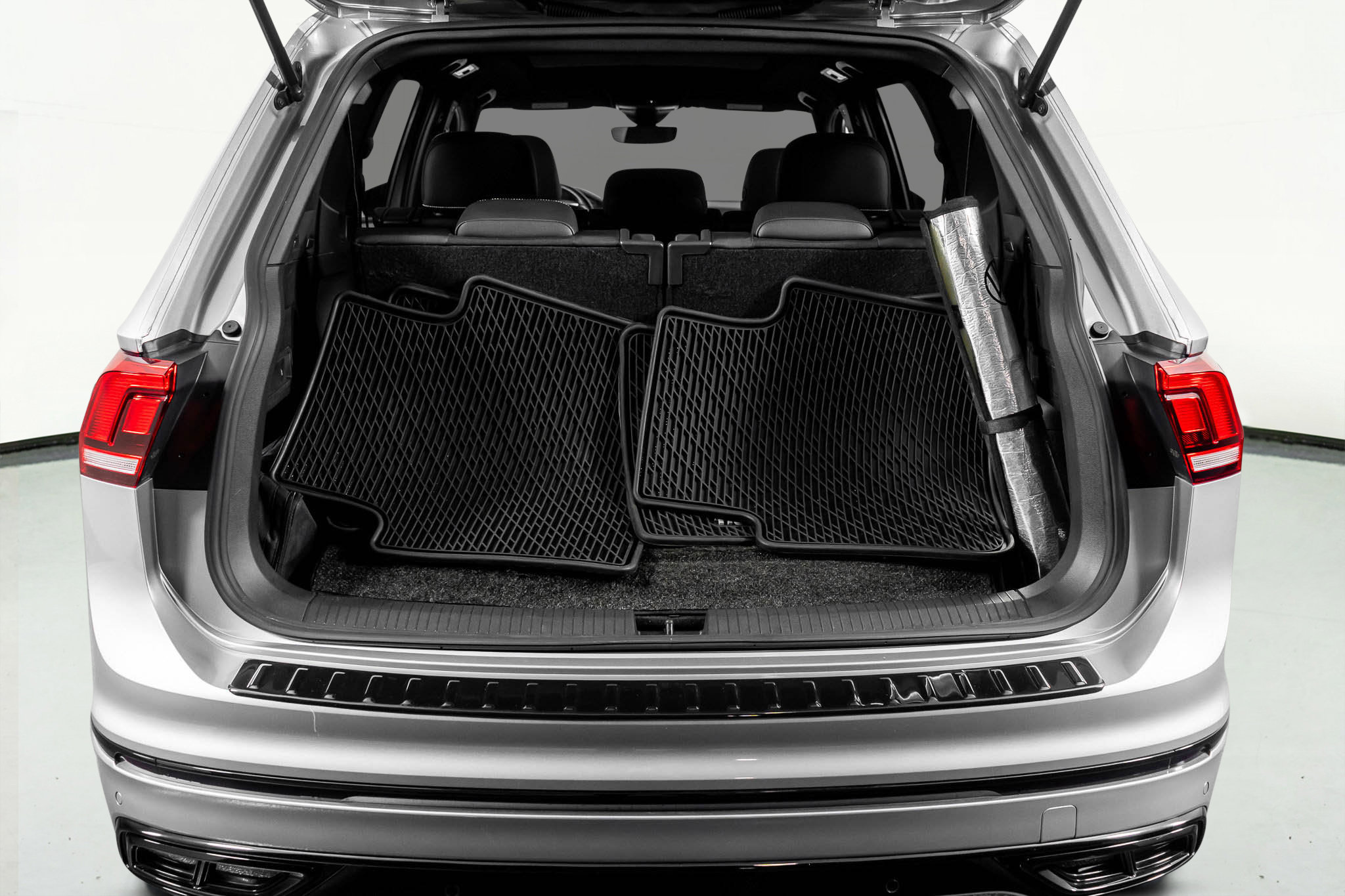 Used 2022 Volkswagen Tiguan SE R-Line image 50