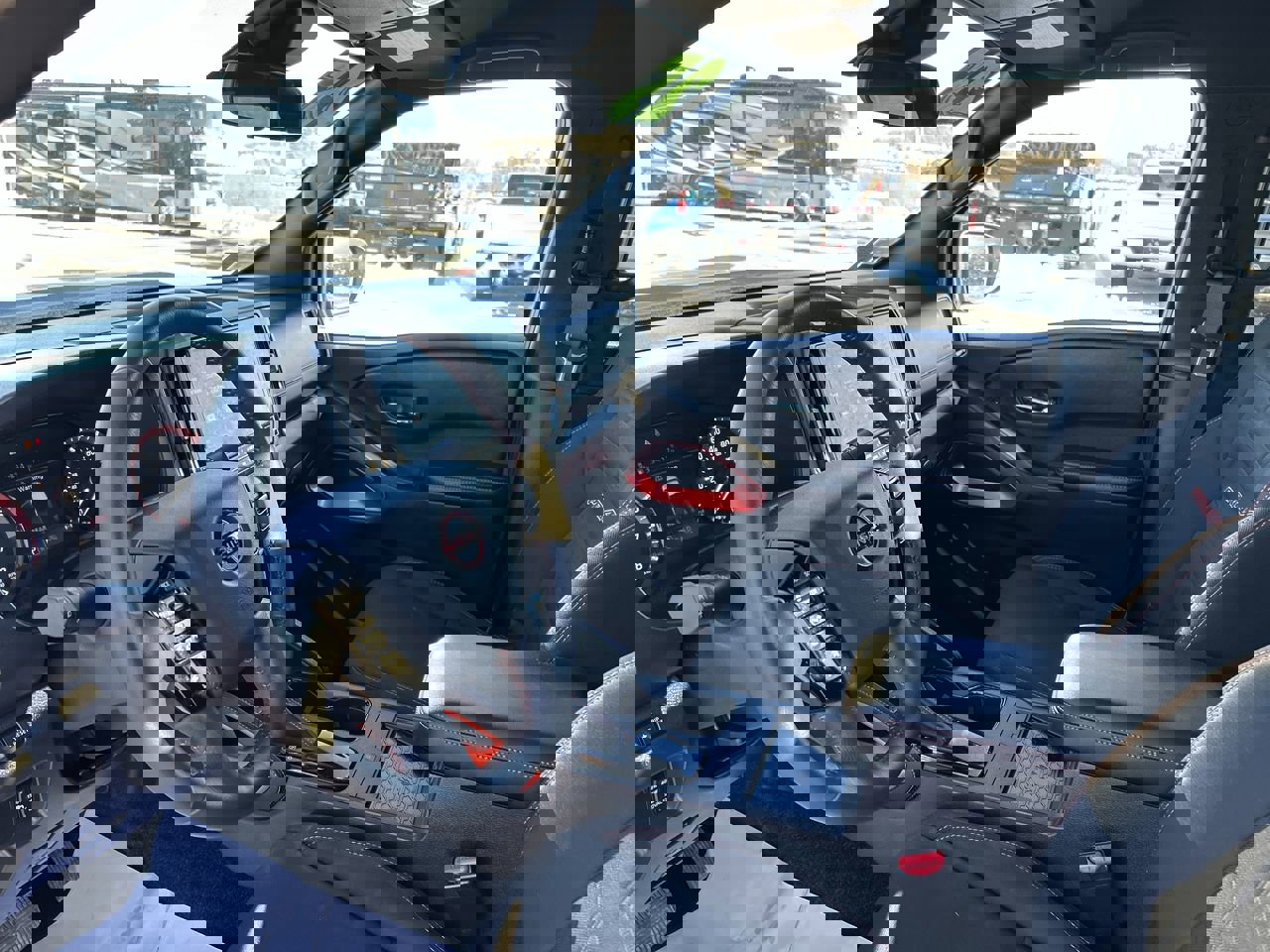 Used 2025 Nissan Frontier PRO-4X w/ Pro Convenience Package image 23