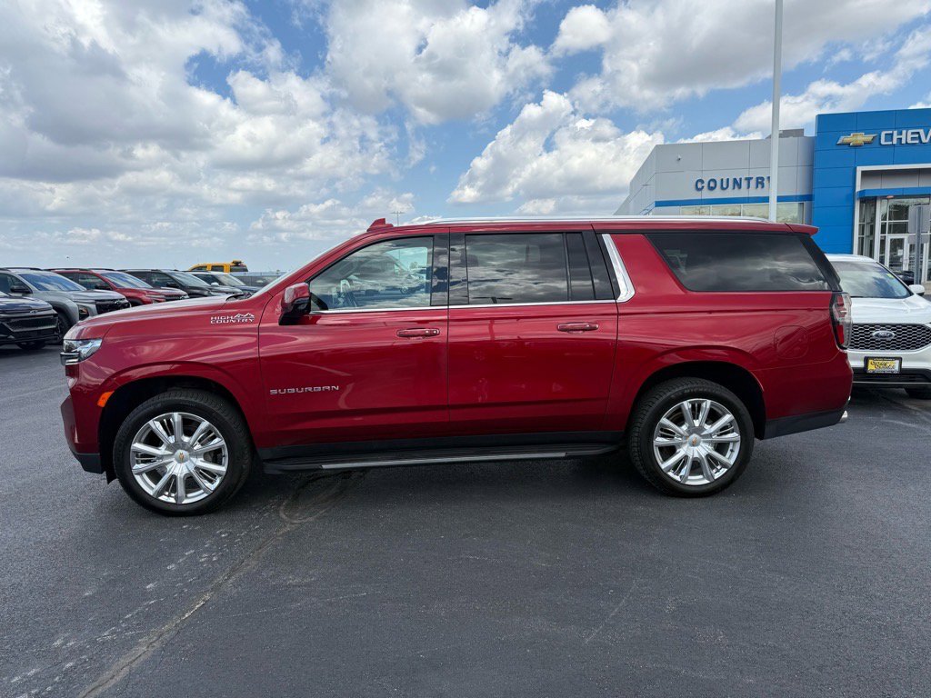 Used 2023 Chevrolet Suburban High Country w/ Max Trailering Package AWD/4WD image 2