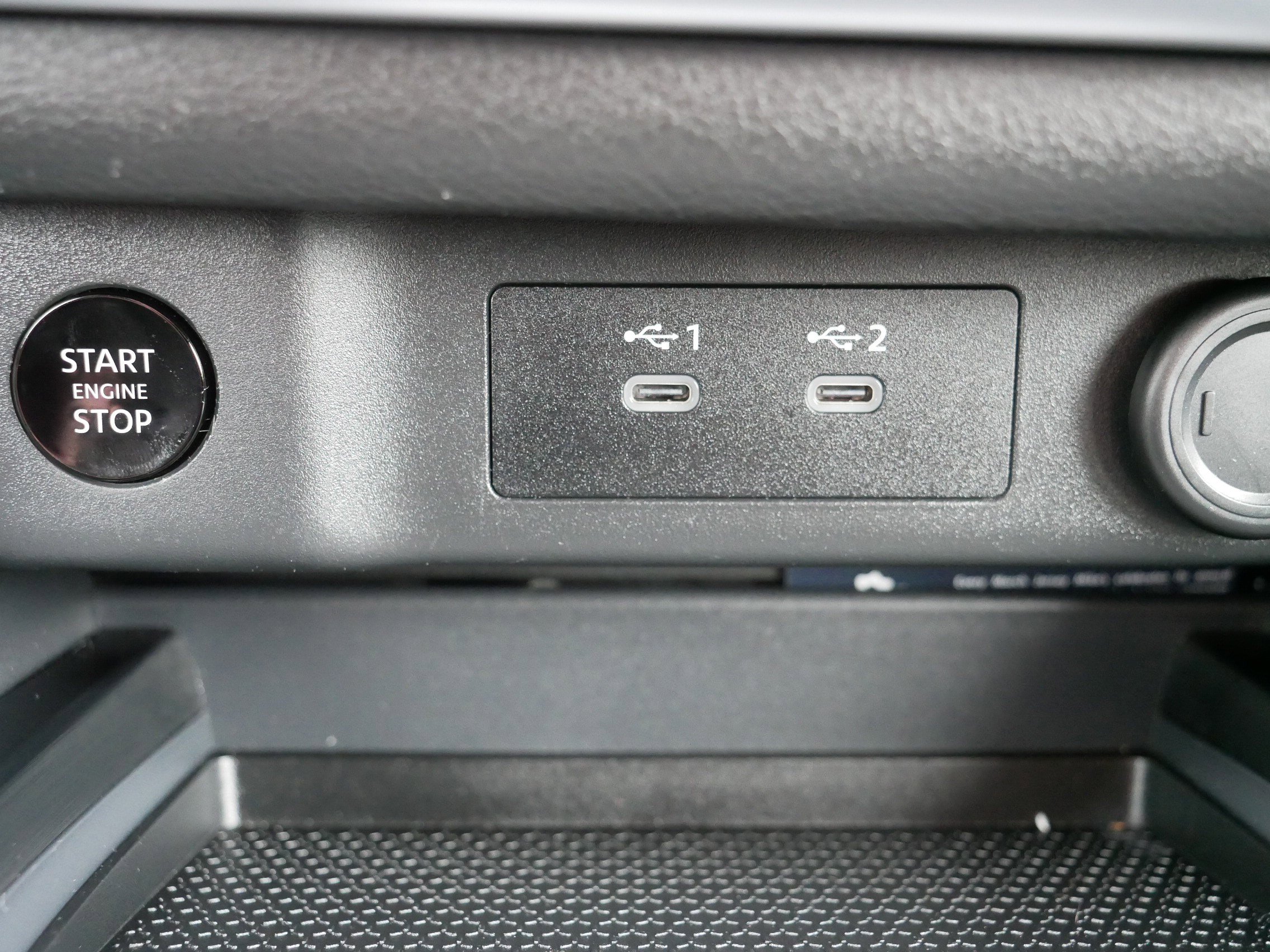 Used 2024 Nissan Rogue S image 33