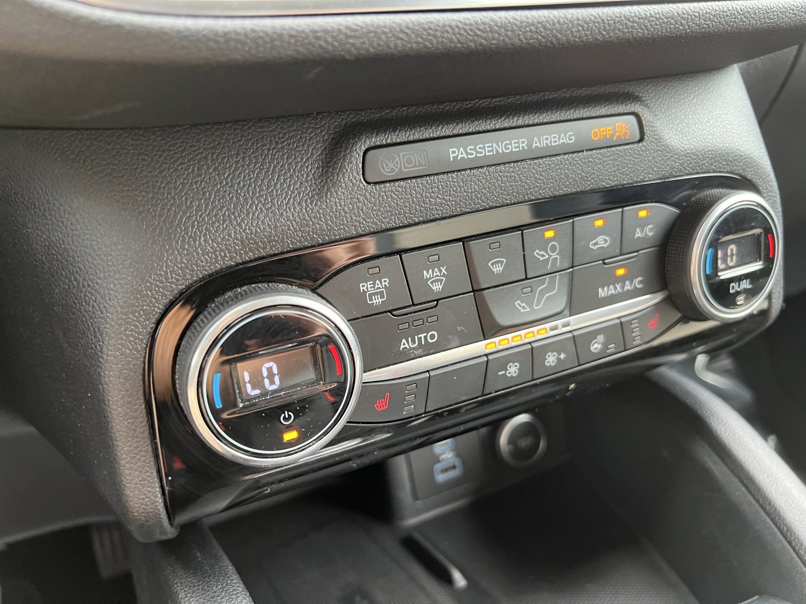 Used 2021 Ford Escape Titanium w/ Titanium Elite Package image 28