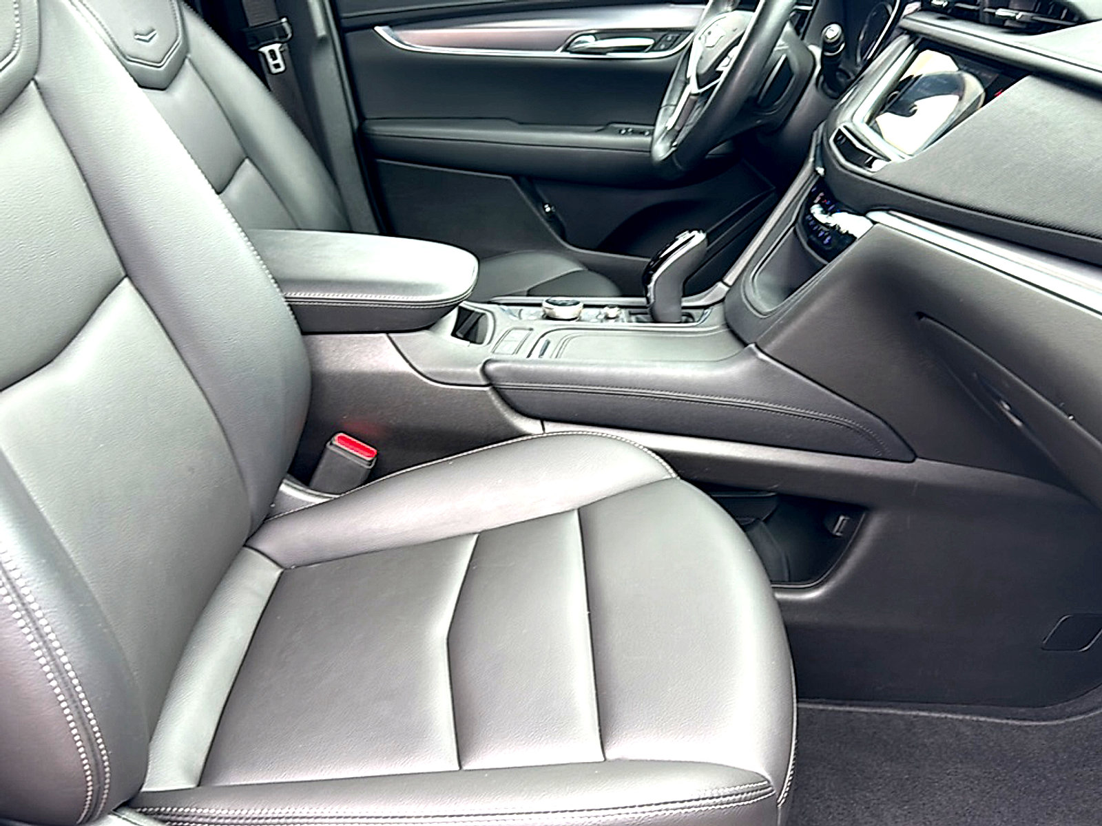 Used 2022 Cadillac XT5 Luxury FWD image 23