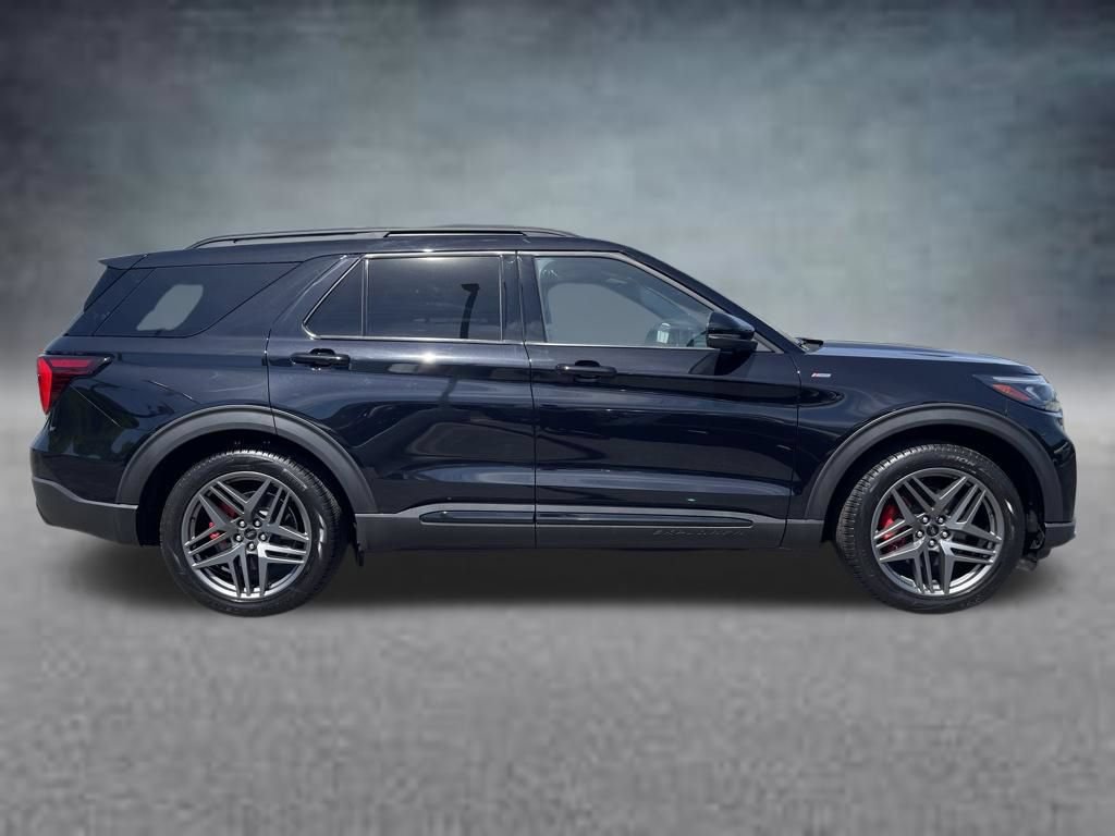 Used 2025 Ford Explorer ST-Line w/ Premium Package RWD image 4