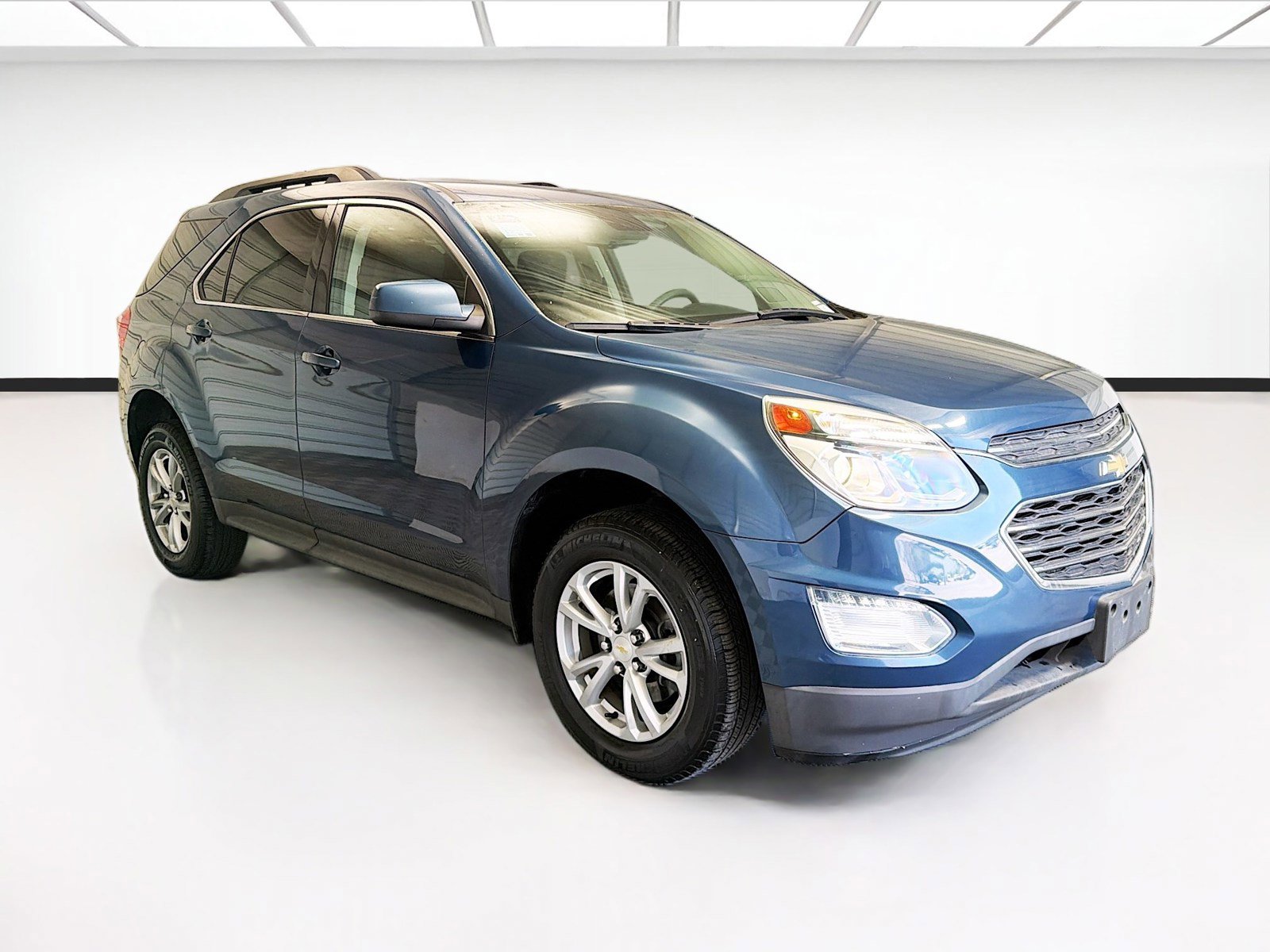 Used 2017 Chevrolet Equinox LT FWD image 3