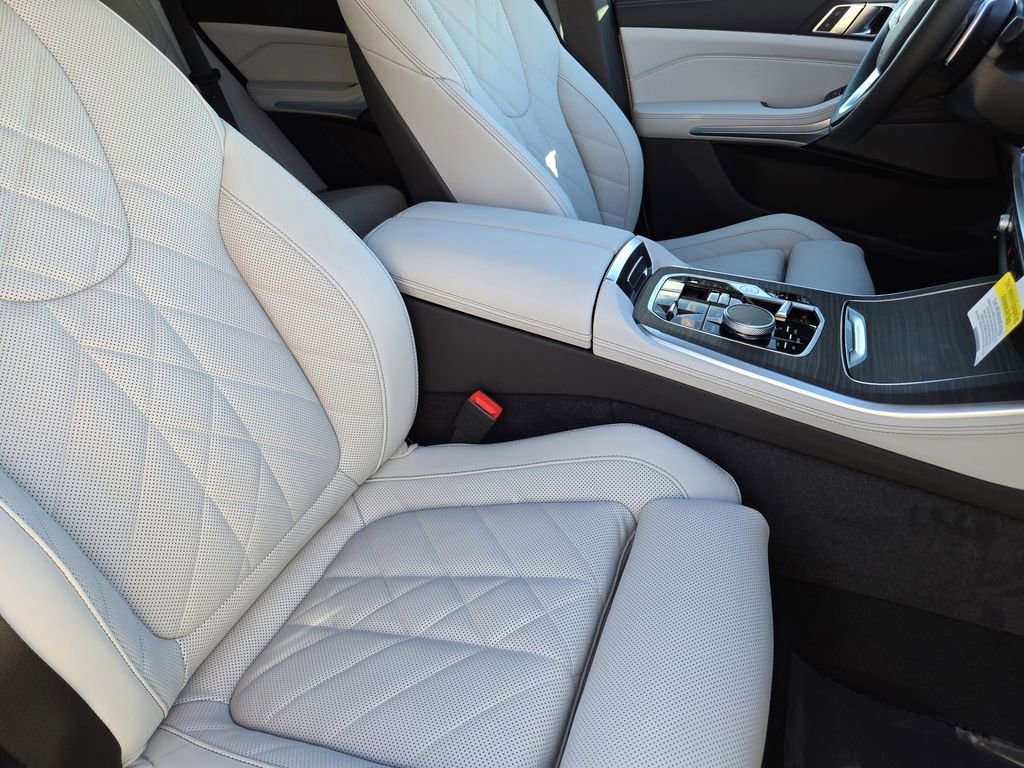 New 2026 BMW X5 xDrive50e w/ Premium Package image 16