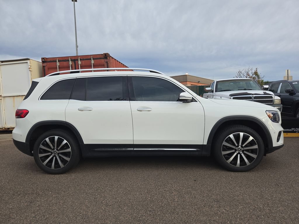 Used 2022 Mercedes-Benz GLB 250 4MATIC image 2