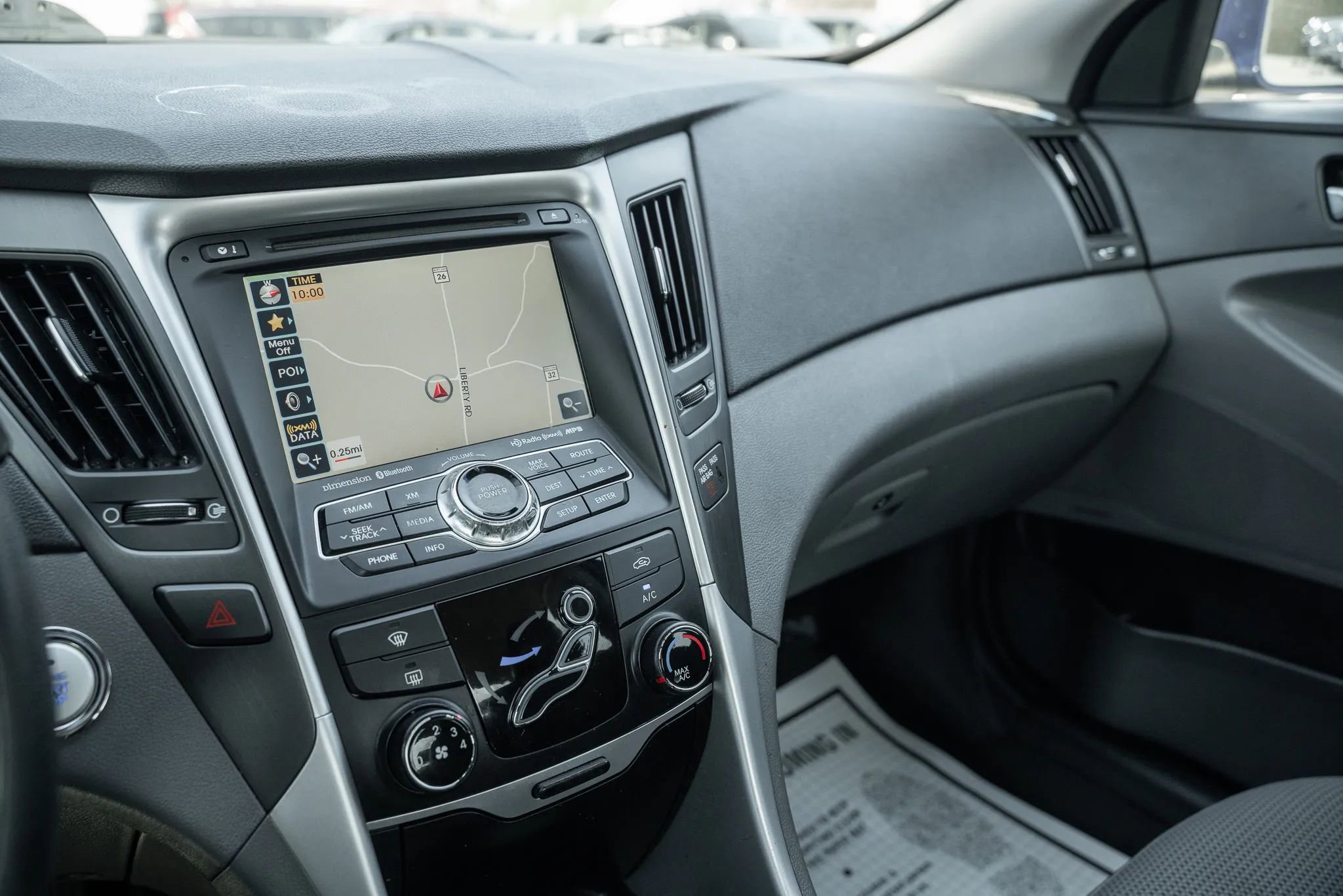Used 2013 Hyundai Sonata SE w/ Navigation & Sunroof Pkg image 18