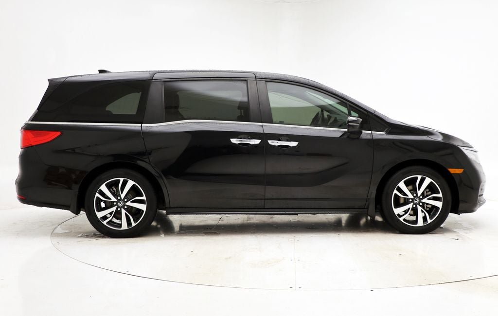 Used 2024 Honda Odyssey Touring image 3