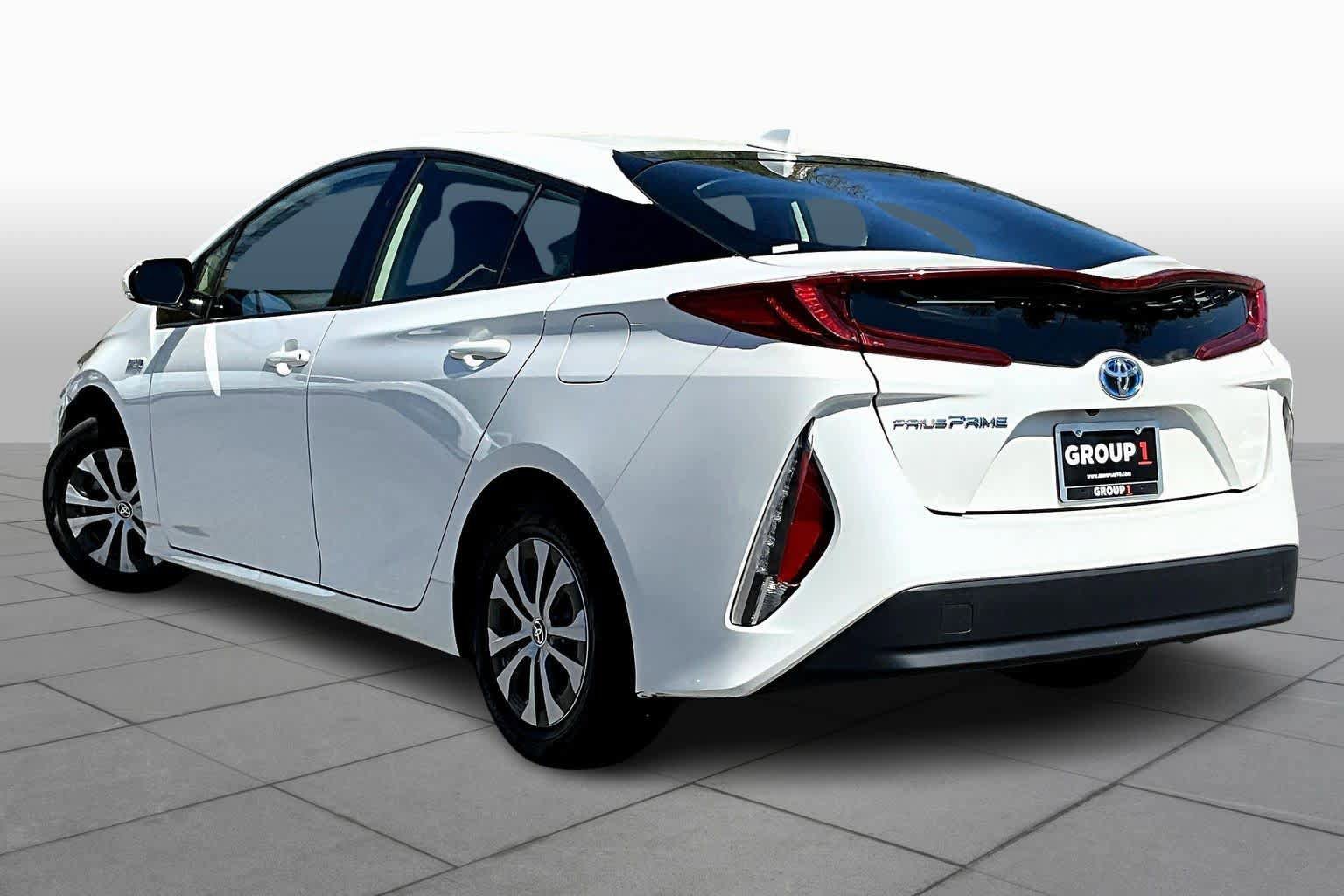 Used 2020 Toyota Prius Prime LE image 12