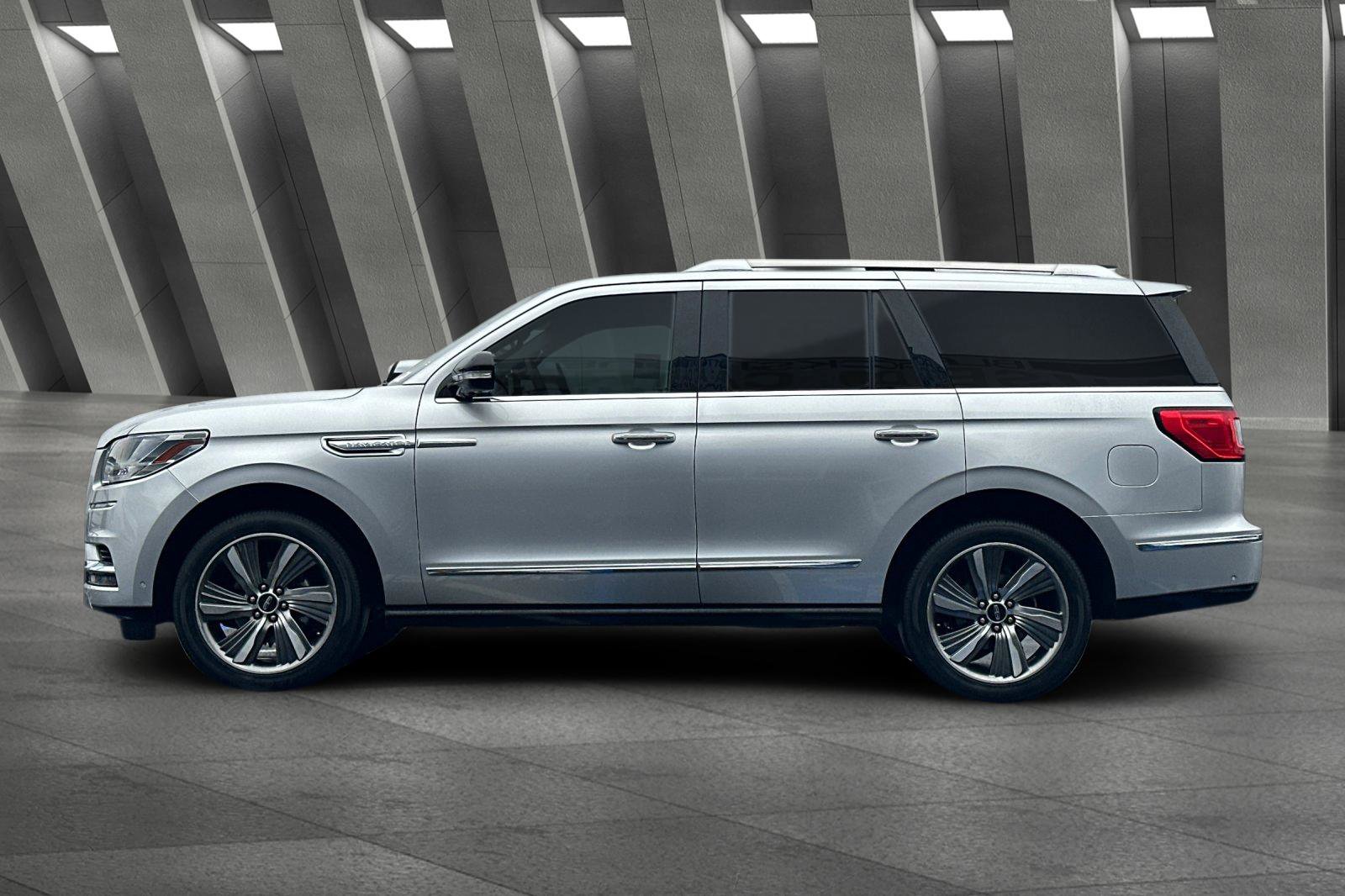 Used 2019 Lincoln Navigator Reserve image 7