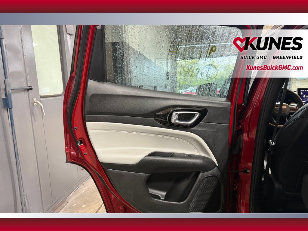 Used 2025 Jeep Compass Limited AWD/4WD image 32