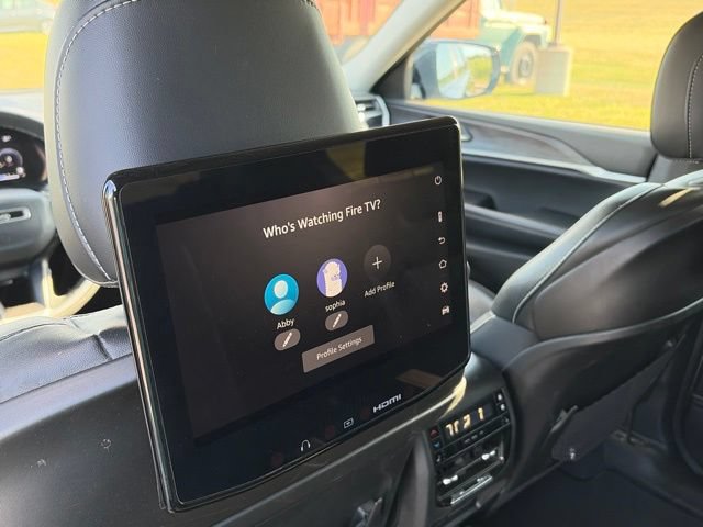 Used 2023 Jeep Grand Cherokee L Limited w/ Rear Seat Video Group I AWD/4WD image 8